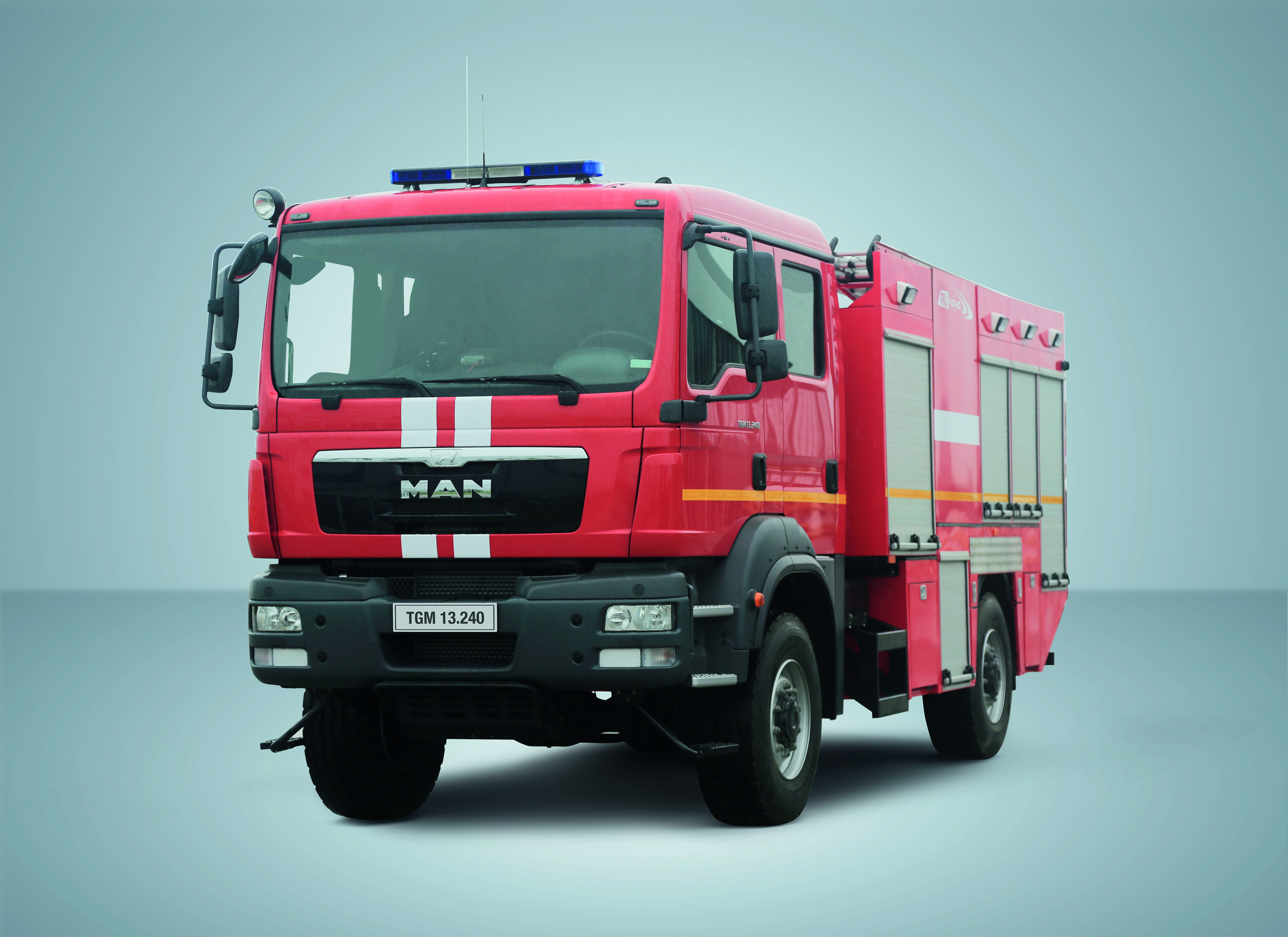 MAN TGM 13.240 4X4 BB F80 АЦ-4