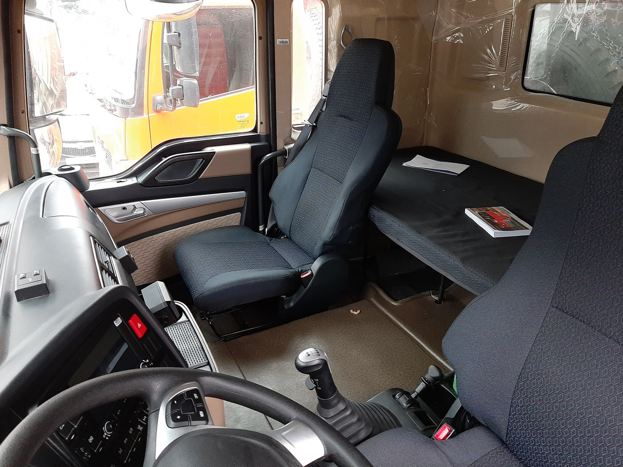 Howo-T5G 8x4 - 32 т / 26 куб.м Sunhunk