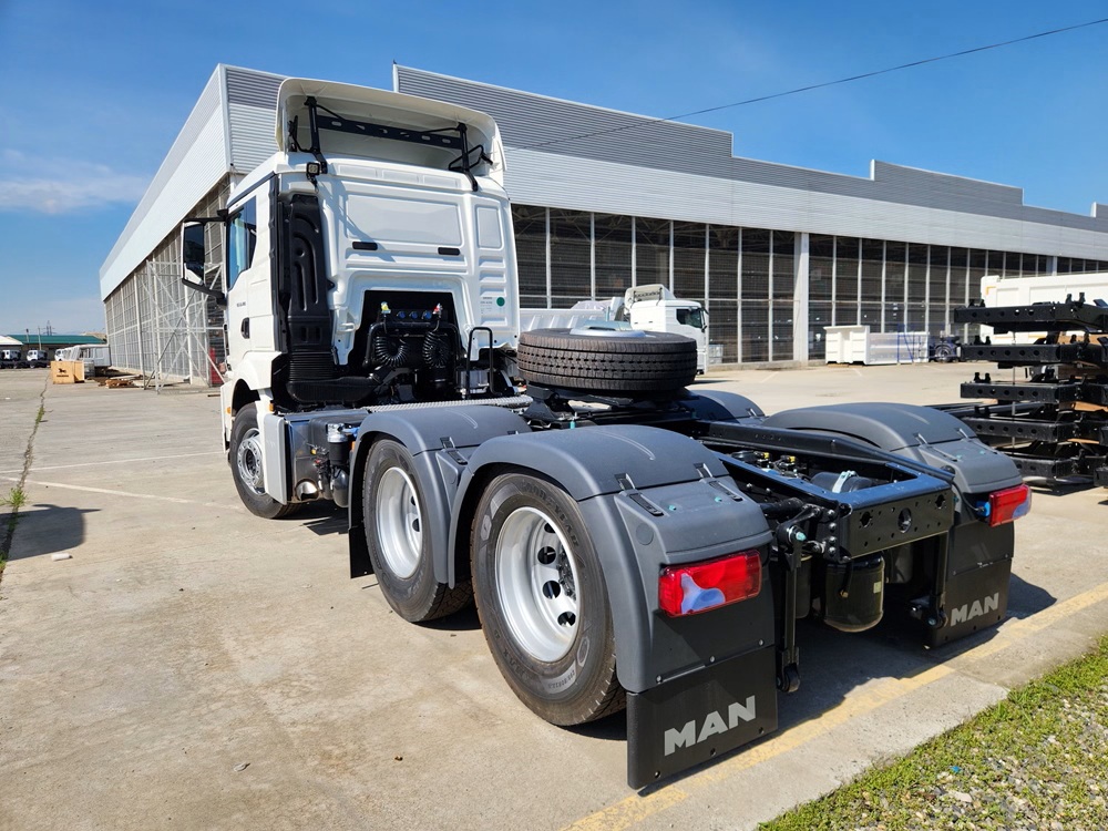 Седельный тягач MAN TGS 26.400 6x4 BL SA MF235 - Medium Euro 5