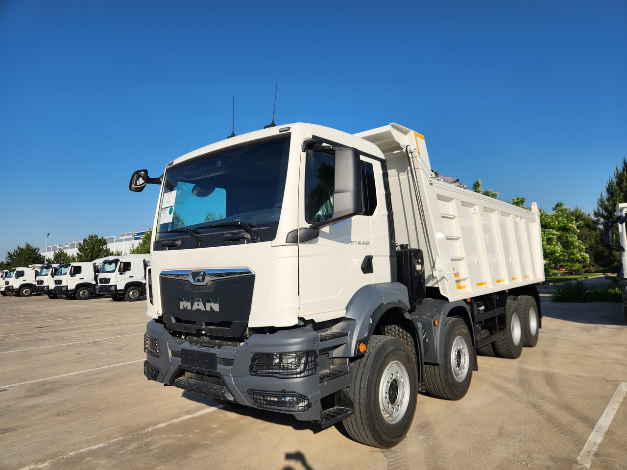 Автосамосвал MAN TGS 41.400 8x4 BB CH KF022 - 28 т / 20 куб.м