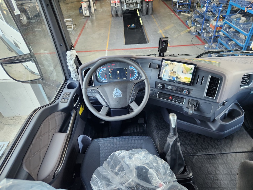 Автобетоносмеситель Howo-T5G 8x4 - 12 куб.м