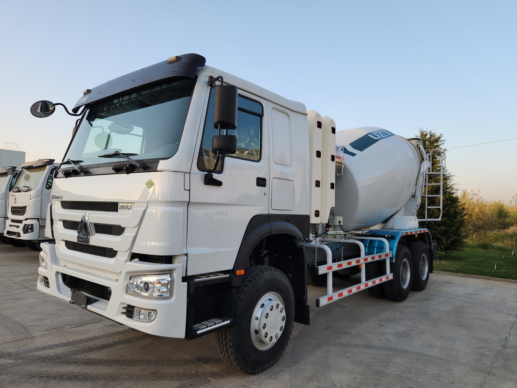 Автобетоносмеситель Howo 6x4 CNG - 9 куб.м 